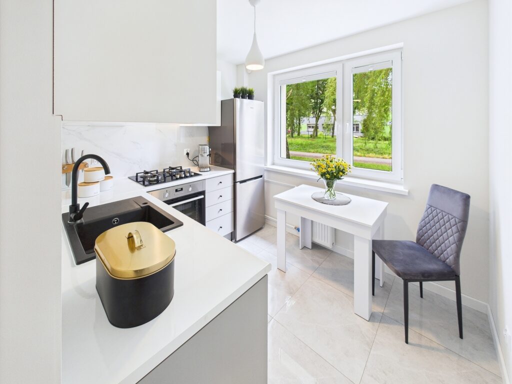 Po remoncie i wyposażone, 2 pokojowe na parterze! - zdjęcie 2