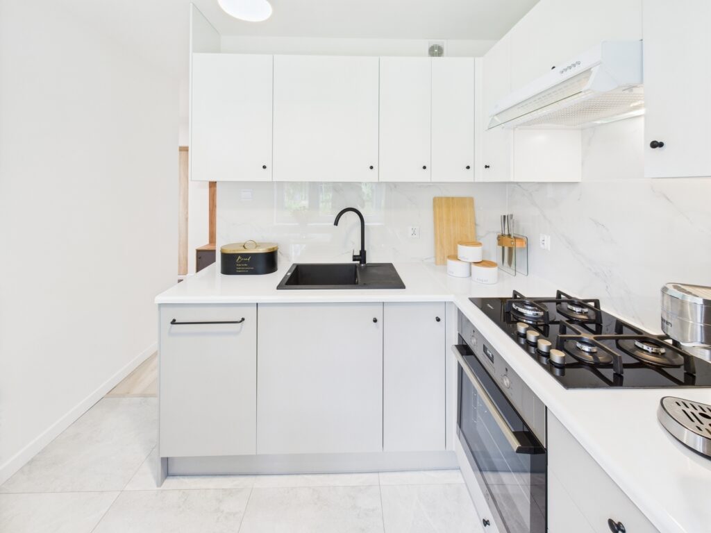 Po remoncie i wyposażone, 2 pokojowe na parterze! - zdjęcie 4