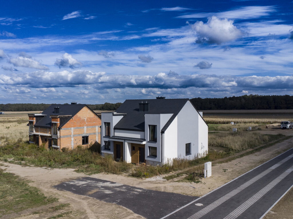 Nowe domy w spokojnej okolicy - dobra cena! - zdjęcie 3