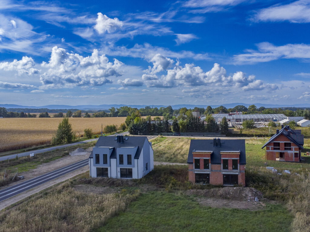 Nowe domy w spokojnej okolicy - dobra cena! - zdjęcie 8