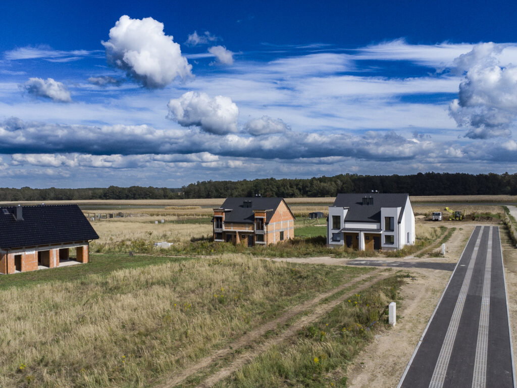Nowe domy w spokojnej okolicy - dobra cena! - zdjęcie 11