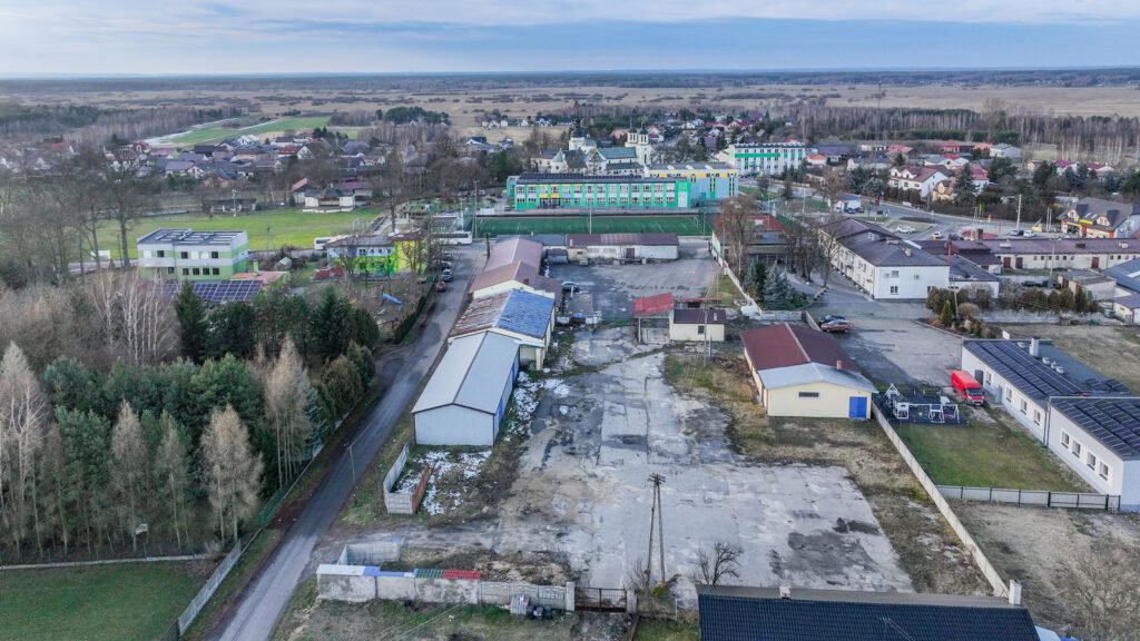 Do wynajęcia kompleks obiektów z placem - zdjęcie 3