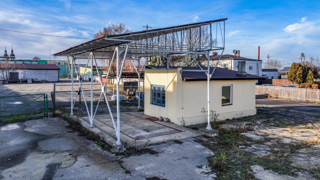 Do wynajęcia kompleks obiektów z placem - zdjęcie 23