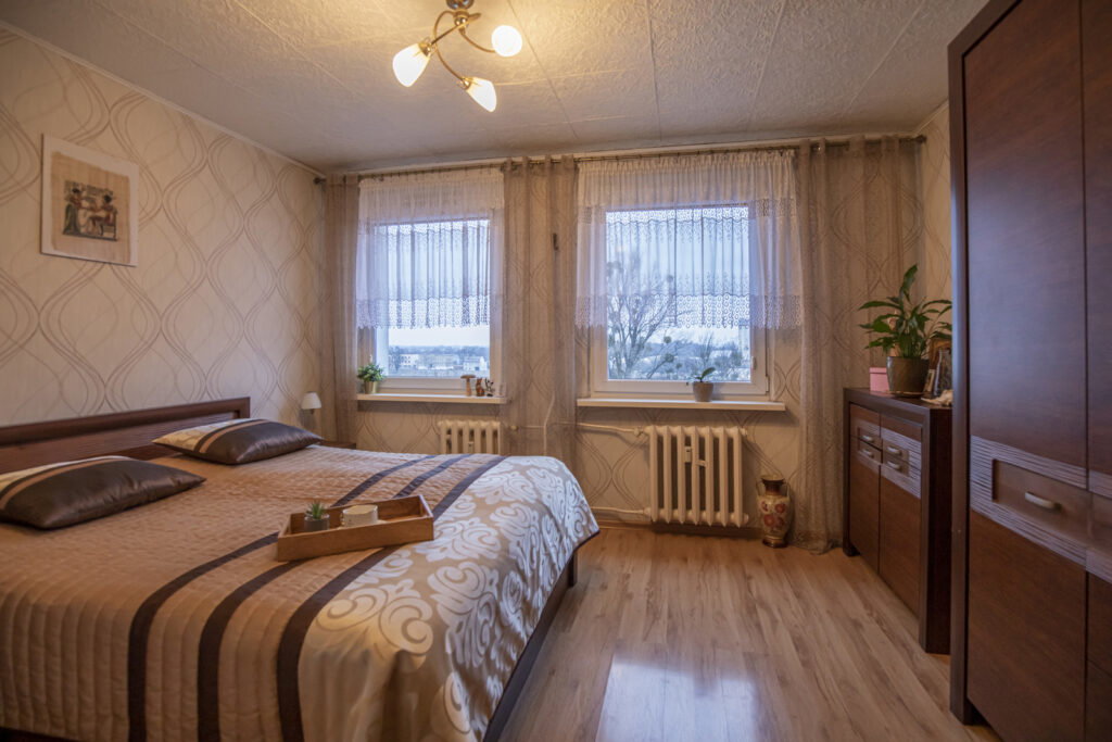 Na sprzedaż trzypokojowe mieszkanie z balkonem - zdjęcie 1