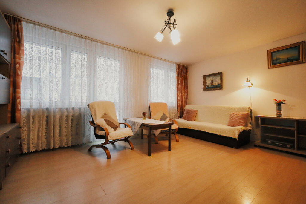 Mieszkanie w centrum miasta na drugim piętrze - zdjęcie 4