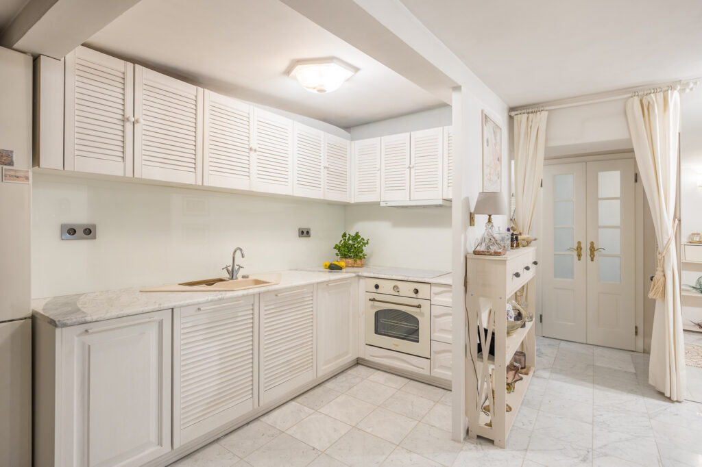 Klimatyczne mieszkanie 94 m², Łazienki Królewskie - zdjęcie 3
