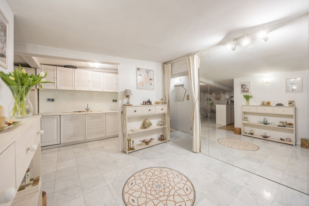 Klimatyczne mieszkanie 94 m², Łazienki Królewskie - zdjęcie 4