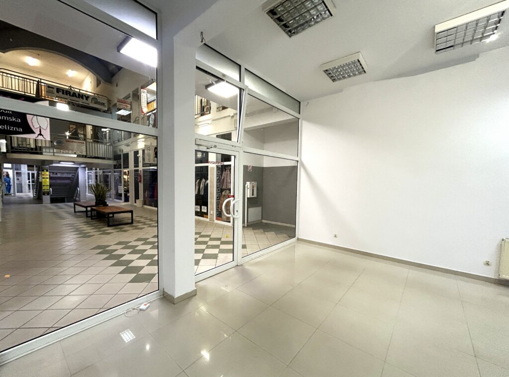 Lokal na parterze w centrum Ełku - zdjęcie 3