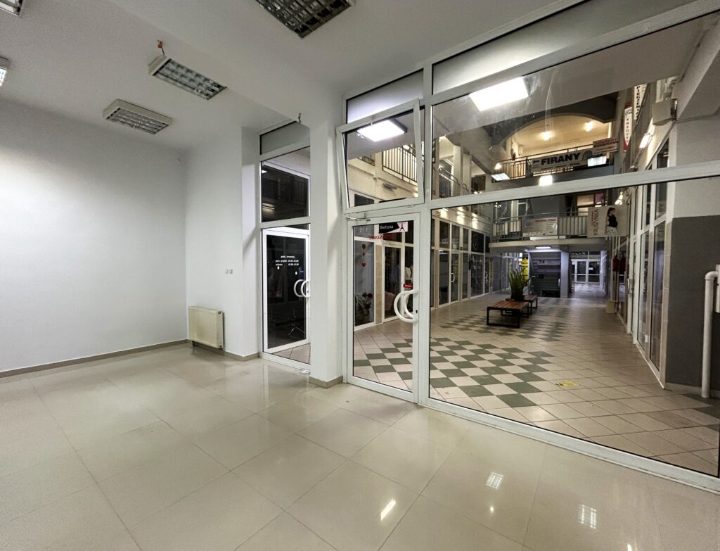 Lokal na parterze w centrum Ełku - zdjęcie 2