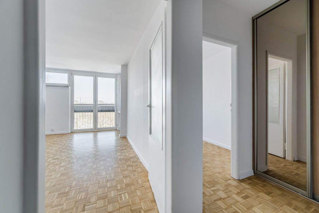 Dwupokojowe mieszkanie z widokiem na Ogród Saski - zdjęcie 4