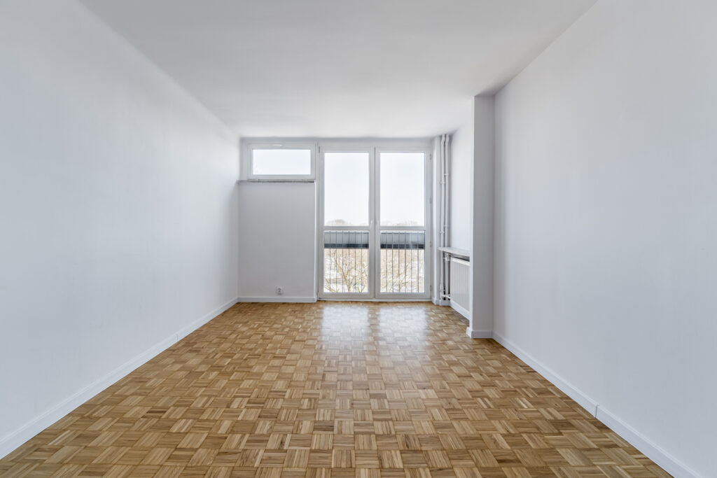 Dwupokojowe mieszkanie z widokiem na Ogród Saski - zdjęcie 2