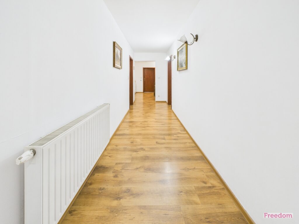 Wyjątkowa rezydencja z salą bankietową- 2 garażami - zdjęcie 22