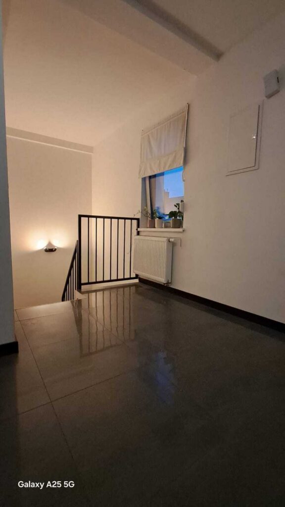 Mieszkanie 3 pokojowe plus poddasze 55m2 - zdjęcie 10