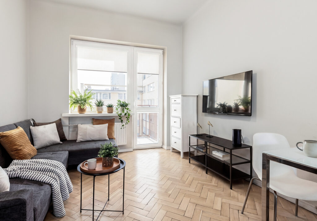 Mieszkanie w kamienicy w sercu Starego Mokotowa - zdjęcie 2