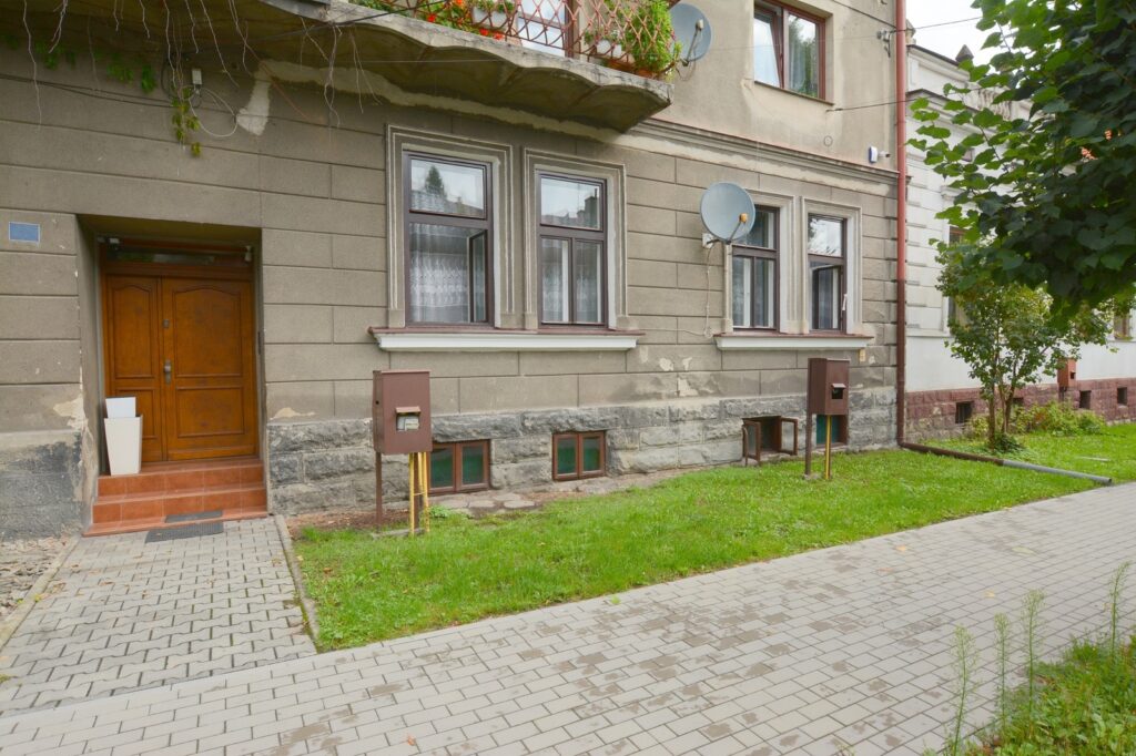 Duże mieszkanie z ogródkiem - zdjęcie 21