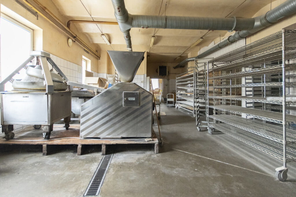 Gotowy zakład piekarniczy w centrum Prudnika - zdjęcie 1