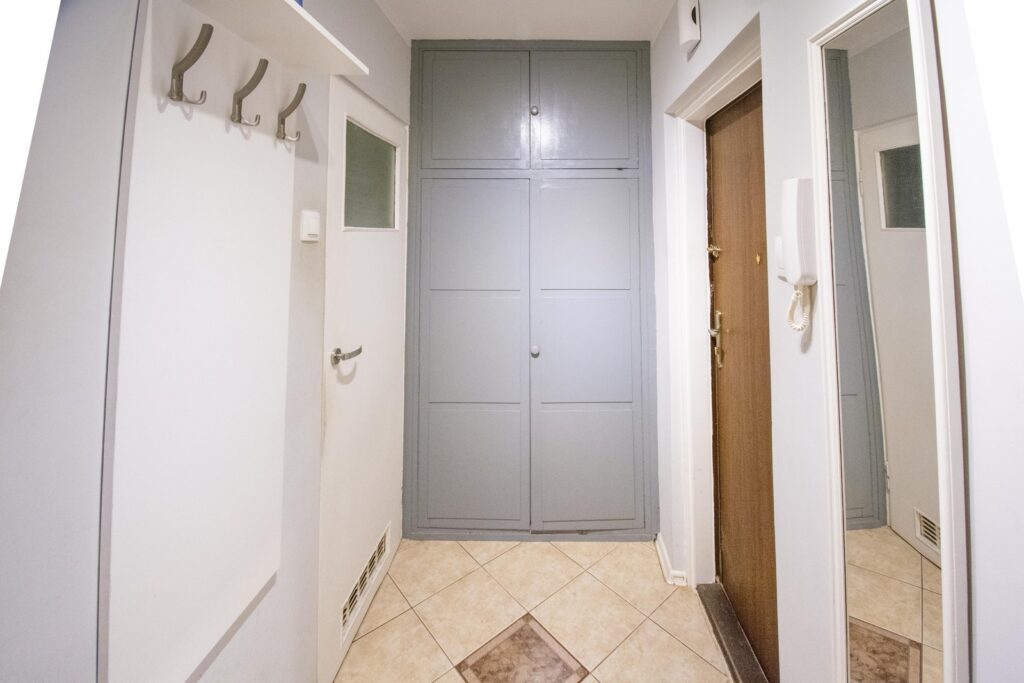 44,2 m2 - do zamieszkania lub pod inwestycję - zdjęcie 1