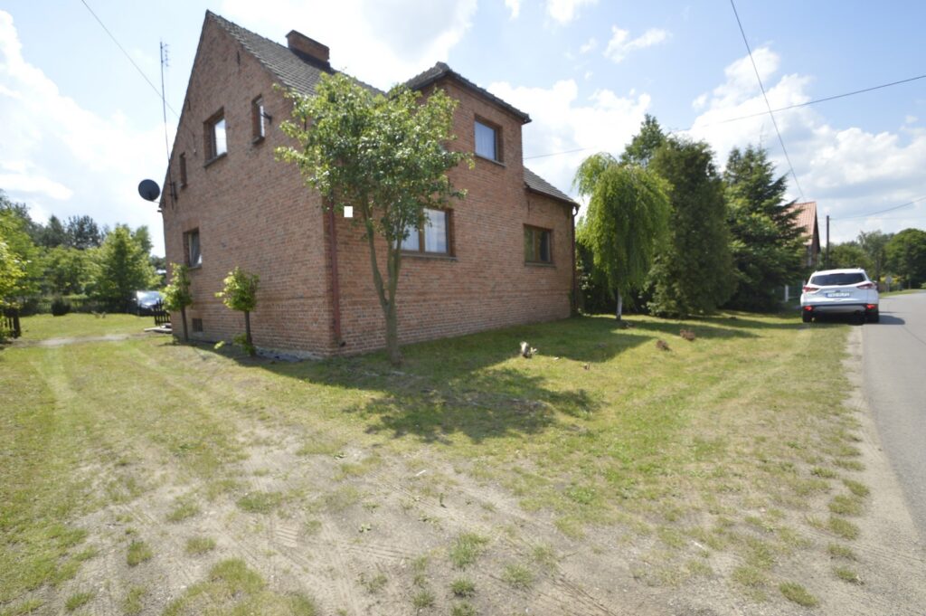 Dom na wsi do wykończenia 130 m2, 7 pokoi  + garaż - zdjęcie 1