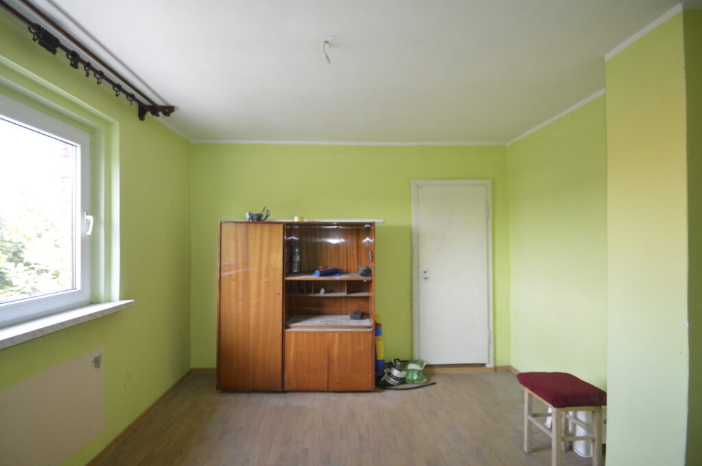 Dom na wsi do wykończenia 130 m2, 7 pokoi  + garaż - zdjęcie 3
