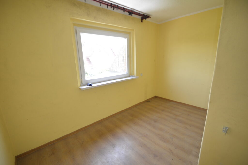 Dom na wsi do wykończenia 130 m2, 7 pokoi  + garaż - zdjęcie 6
