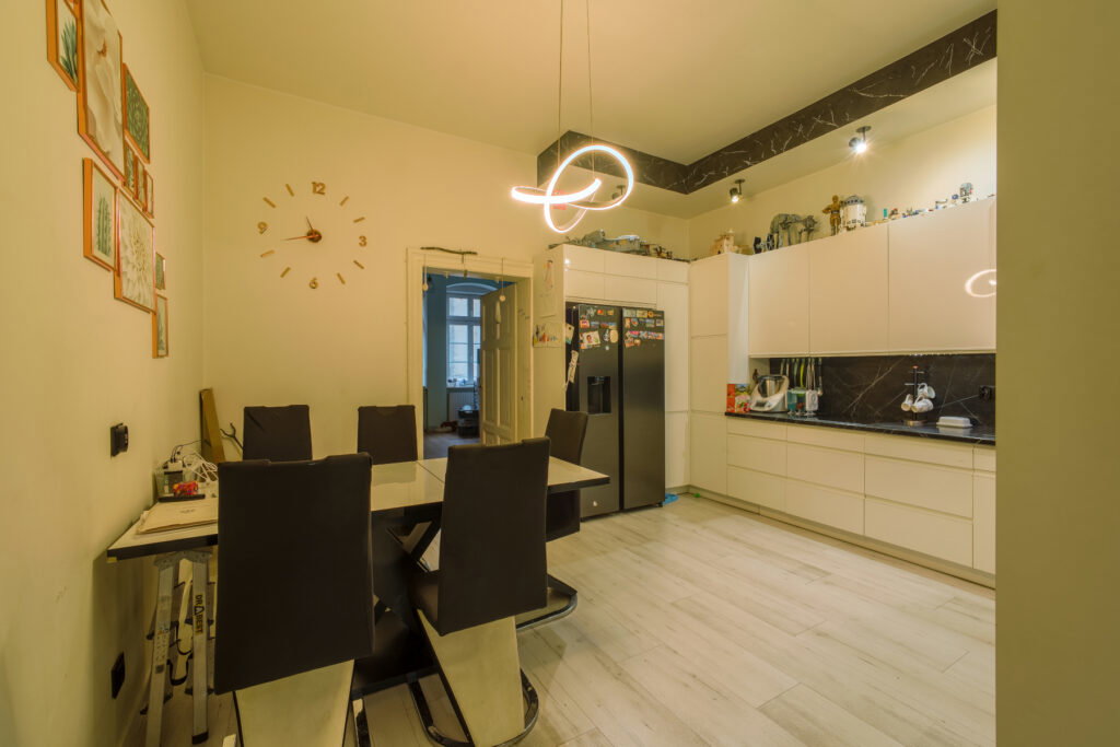 3 pokojowe mieszkanie w centrum zabytkowego miasta - zdjęcie 5