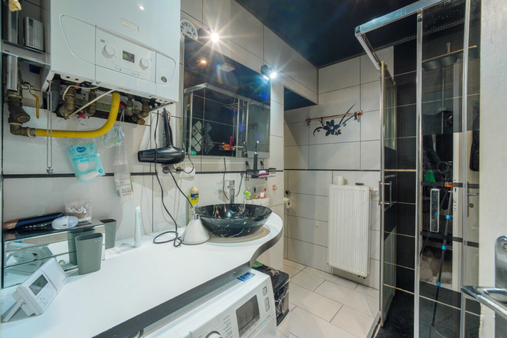 3 pokojowe mieszkanie w centrum zabytkowego miasta - zdjęcie 14