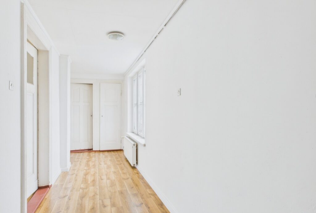 Prestiż bez hałasu. 60m², balkon, CO miejskie. - zdjęcie 2