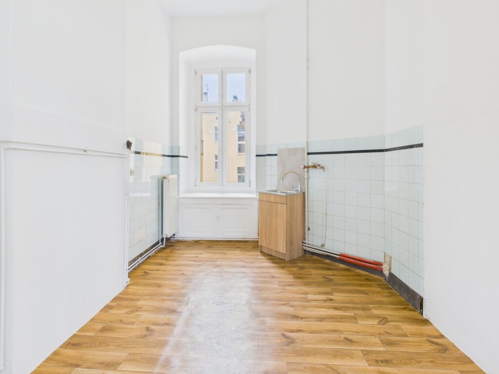 Prestiż bez hałasu. 60m², balkon, CO miejskie. - zdjęcie 3