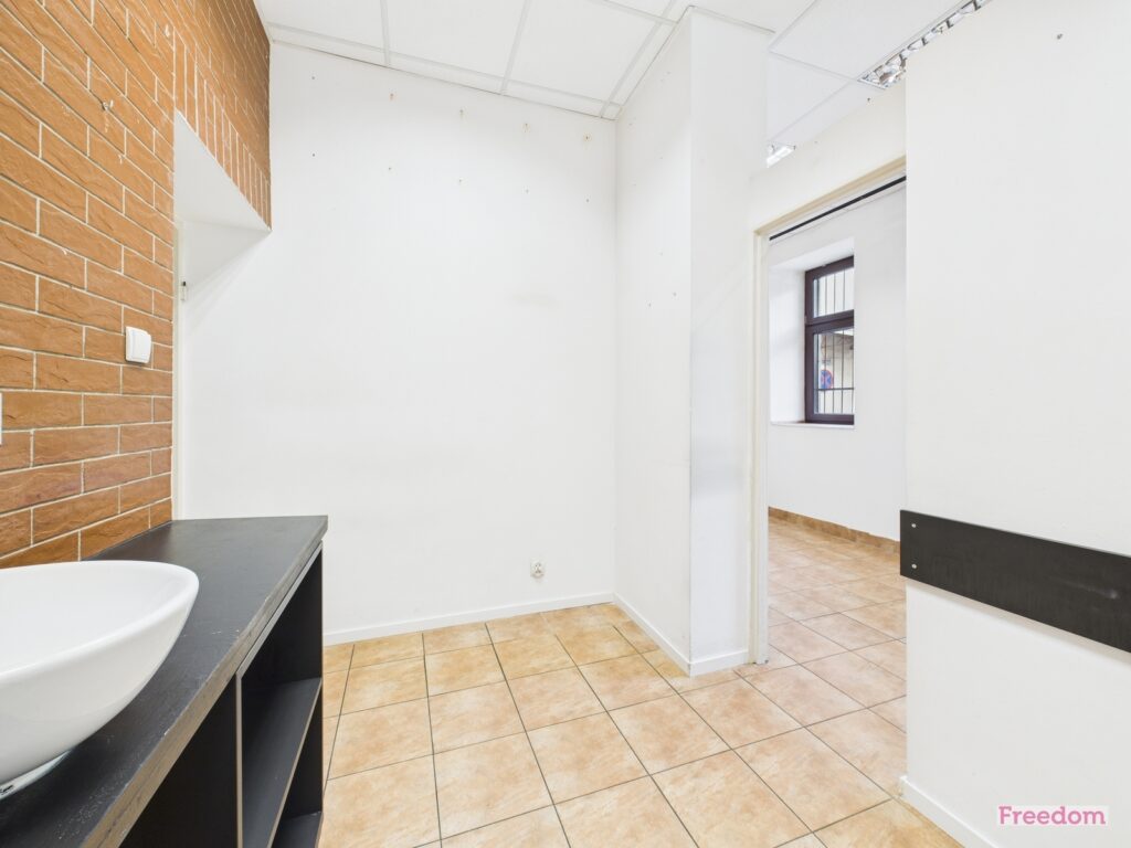 Parter komercyjny blisko Rynku | Parking i HDS - zdjęcie 9