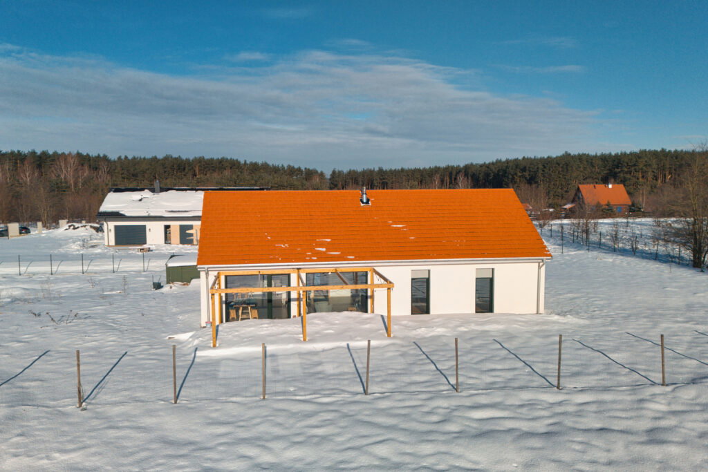 Pluski - dom całoroczny typu stodoła, piękny widok - zdjęcie 1