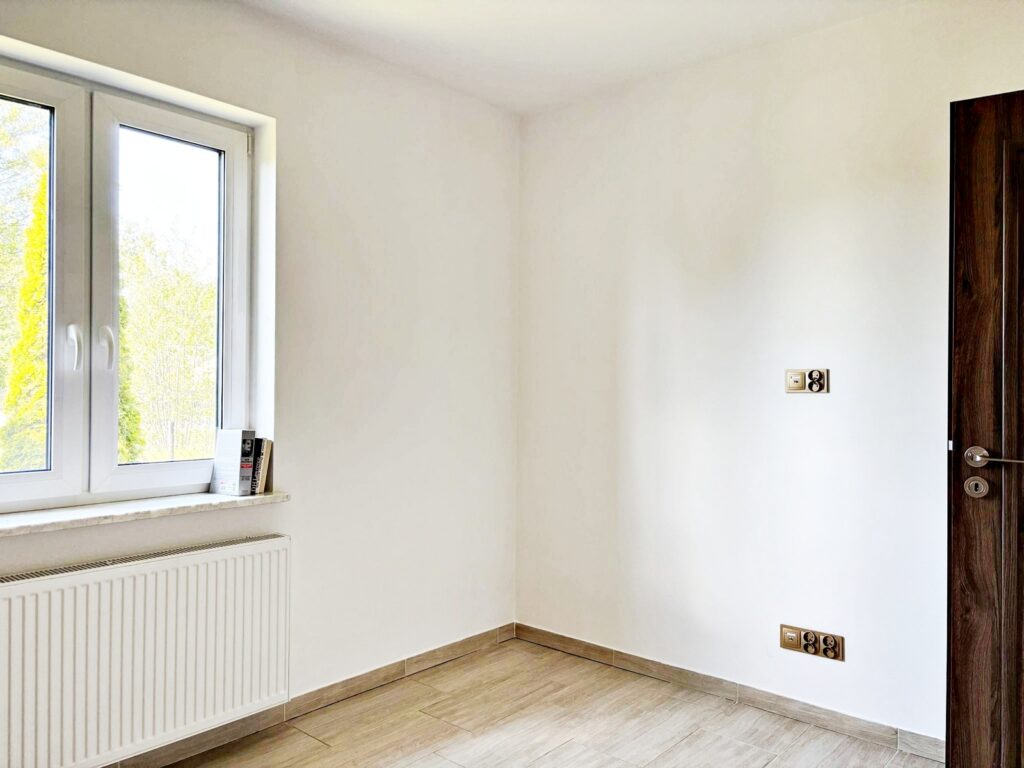 Nowy, parterowy dom + poddasze-na działce 1000 m2 - zdjęcie 18