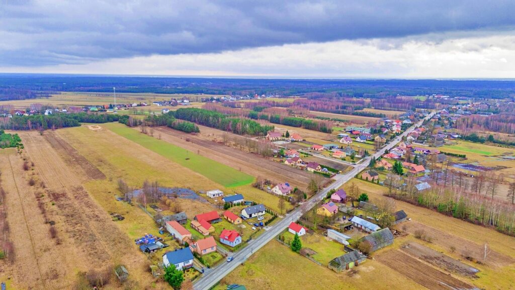 Nowy, parterowy dom + poddasze-na działce 1000 m2 - zdjęcie 23