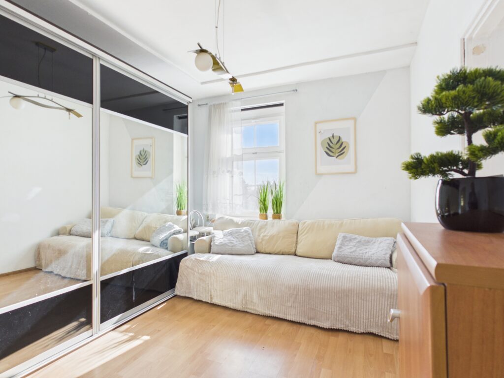 58 m² - 2 pokoje z możliwością przywrócenia 3 - zdjęcie 1