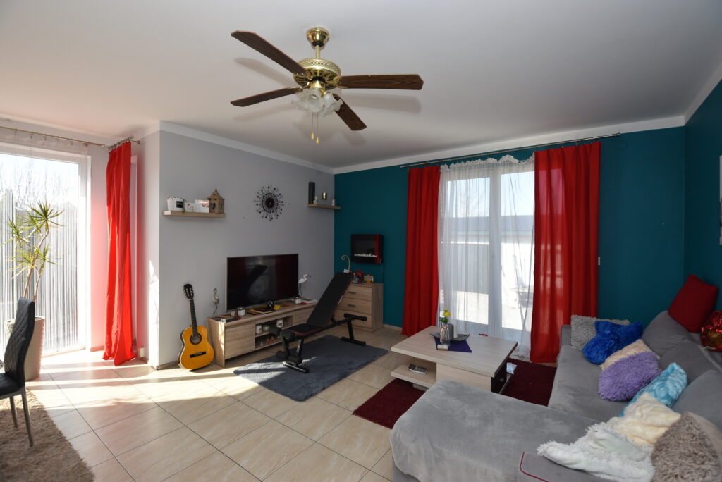 Nowoczesny dom piętrowy - zdjęcie 9