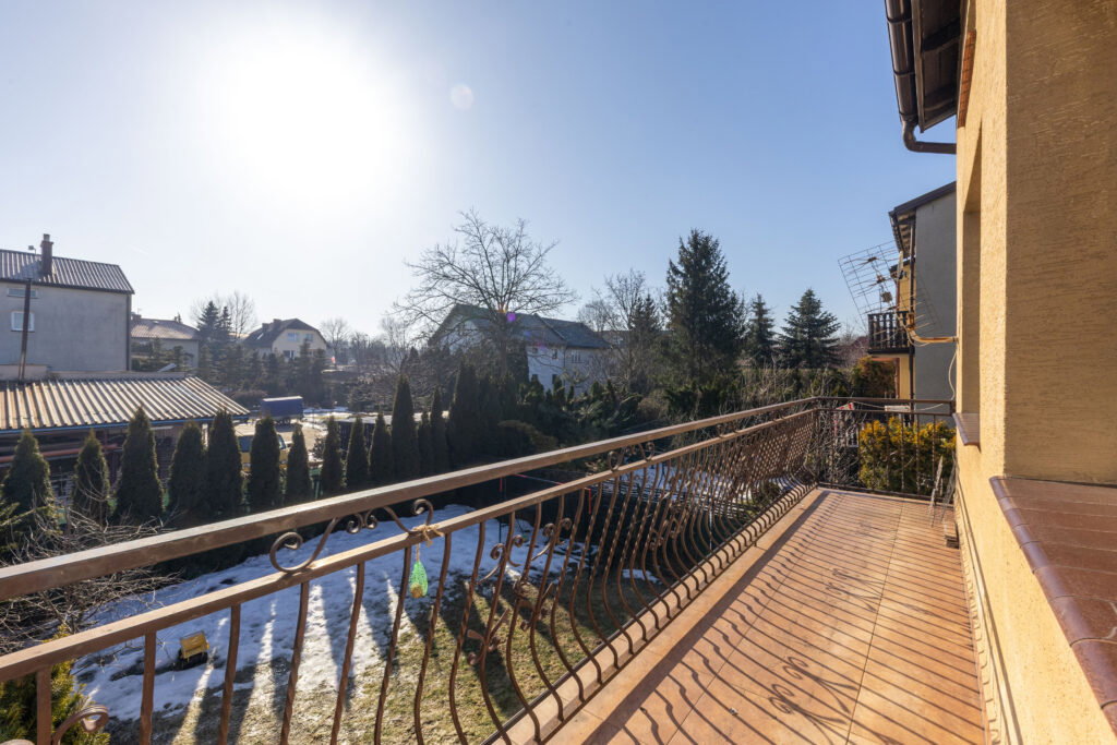 Przytulny dom w spokojnej okolicy - zdjęcie 8