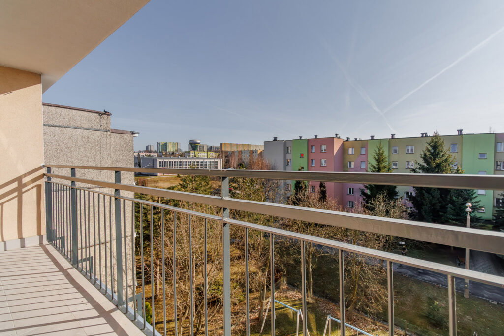 Trzypokojowe mieszkanie z balkonem na Os. Legionów - zdjęcie 11