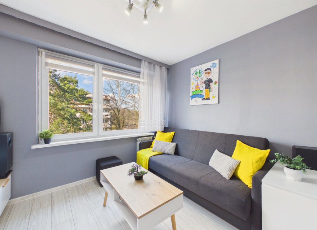 Słoneczne mieszkanie balkon i widok na góry - zdjęcie 2