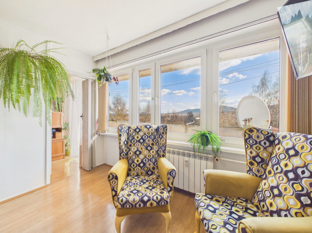 Słoneczne mieszkanie balkon i widok na góry - zdjęcie 5