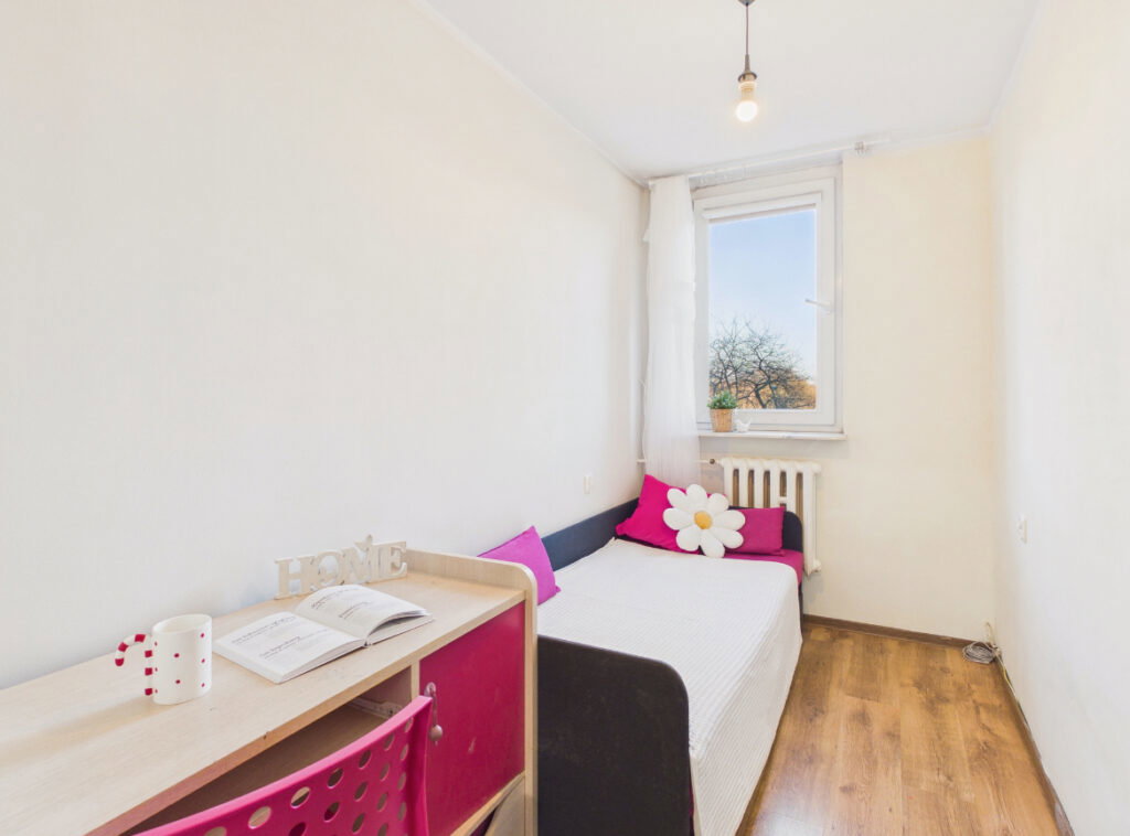 Świetne trzy pokojowe mieszkanie na parterze! - zdjęcie 1