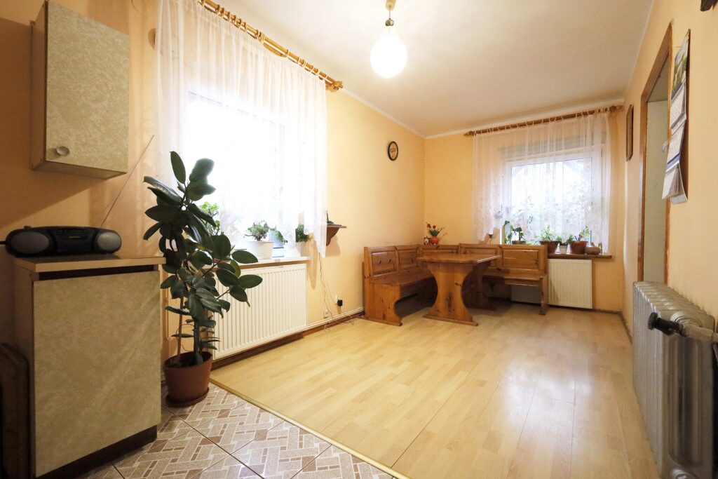 Solidny duży dom w Pówsi k/Zalewa - zdjęcie 6