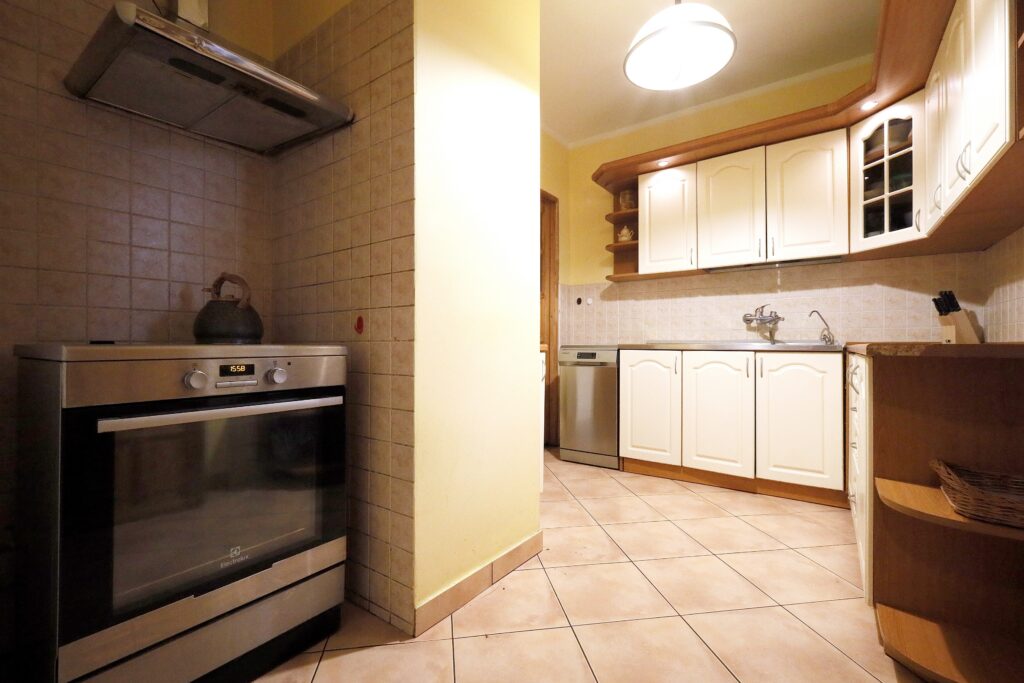 Solidny duży dom w Pówsi k/Zalewa - zdjęcie 9