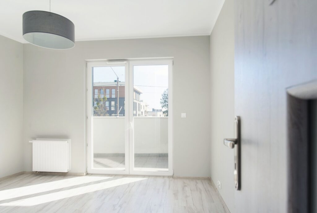 4-pokojowe mieszkanie w pobliżu starówki - zdjęcie 2