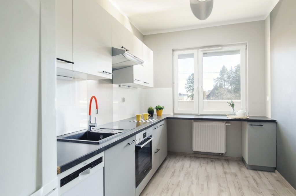 4-pokojowe mieszkanie w pobliżu starówki - zdjęcie 3