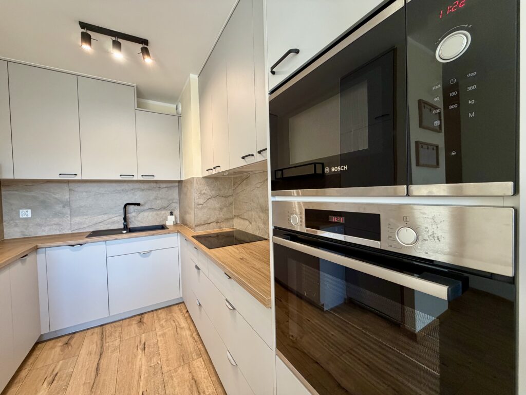 Dwa pokoje, wysoki komfort do wynajęcia - zdjęcie 8