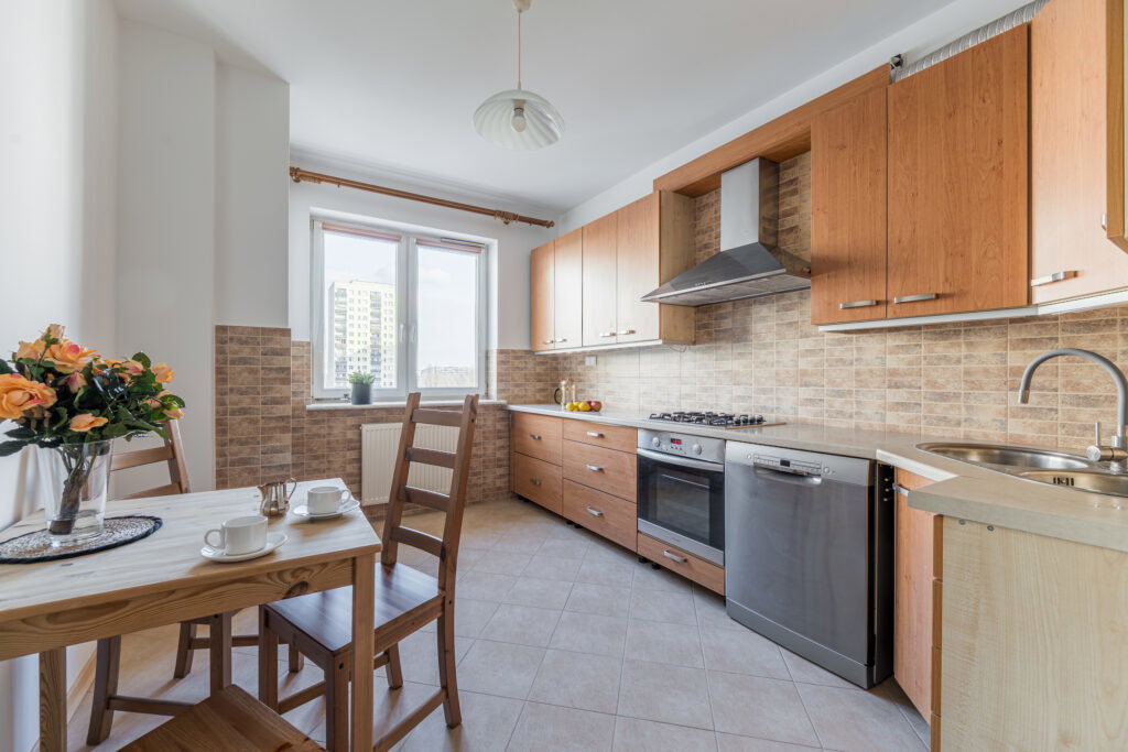 Do wynajęcia jasna kawalerka, Metro Wilanowska - zdjęcie 2