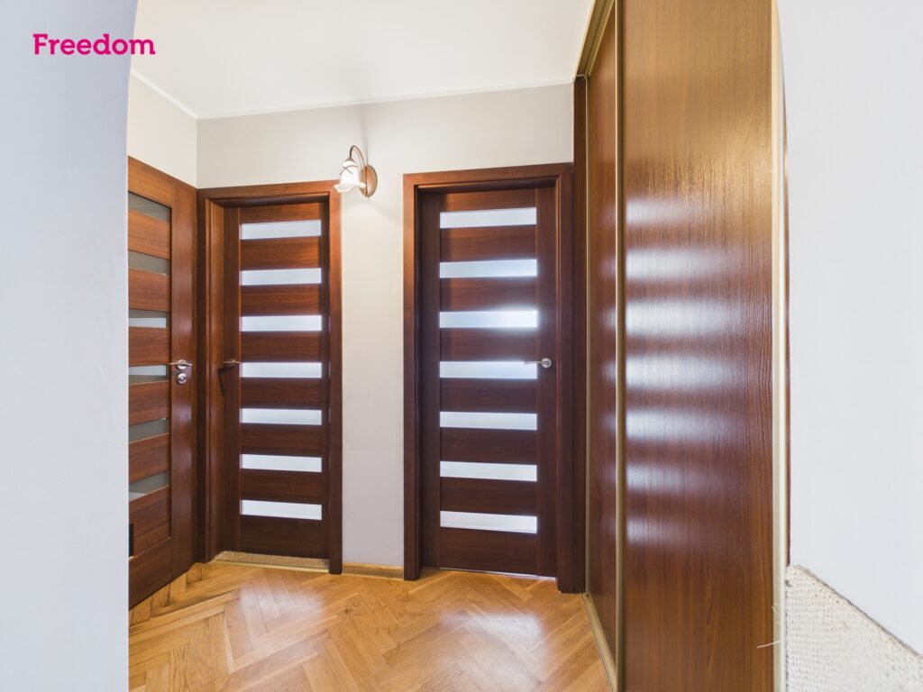 4 pokoje, duża loggia, Jaroty – top lokalizacja - zdjęcie 9