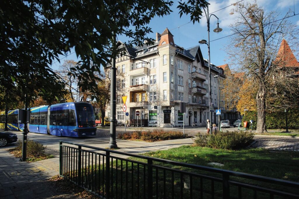 Mieszkanie o pow. 180m2 dla miłośników kamienic - zdjęcie 16