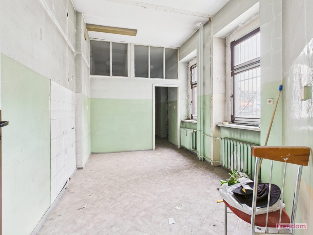 Lokal usługowy 60 m² do własnej aranżacji - zdjęcie 1