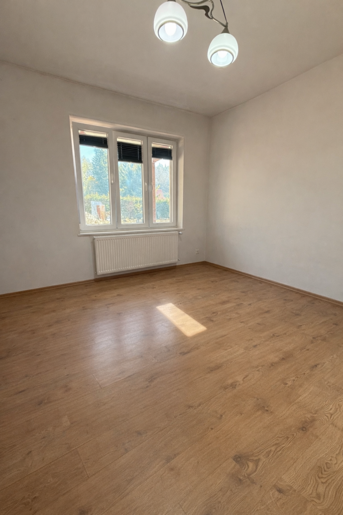 Posesja na sprzedaż - zdjęcie 4