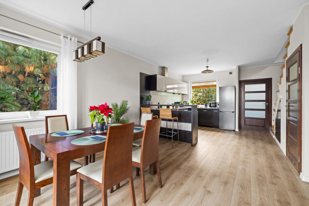 Dom z garażem | zadbany ogród | dobry układ - zdjęcie 6